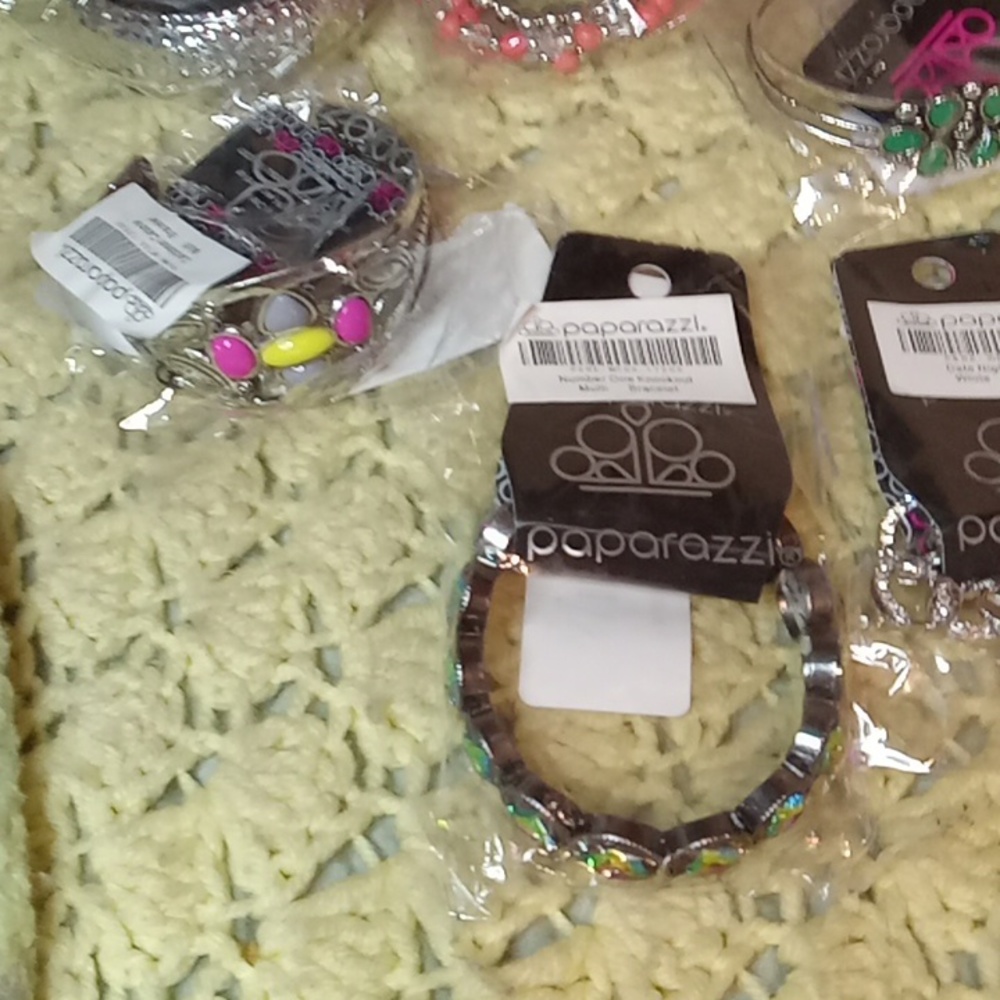 Assortment of paparazzi jewelry 29 pieces